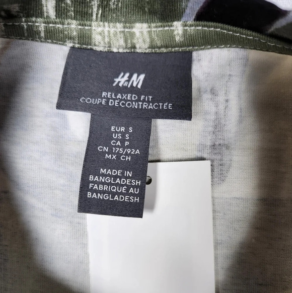 H&M Relaxed Fit Black Cat Tee - Picture 2 of 3